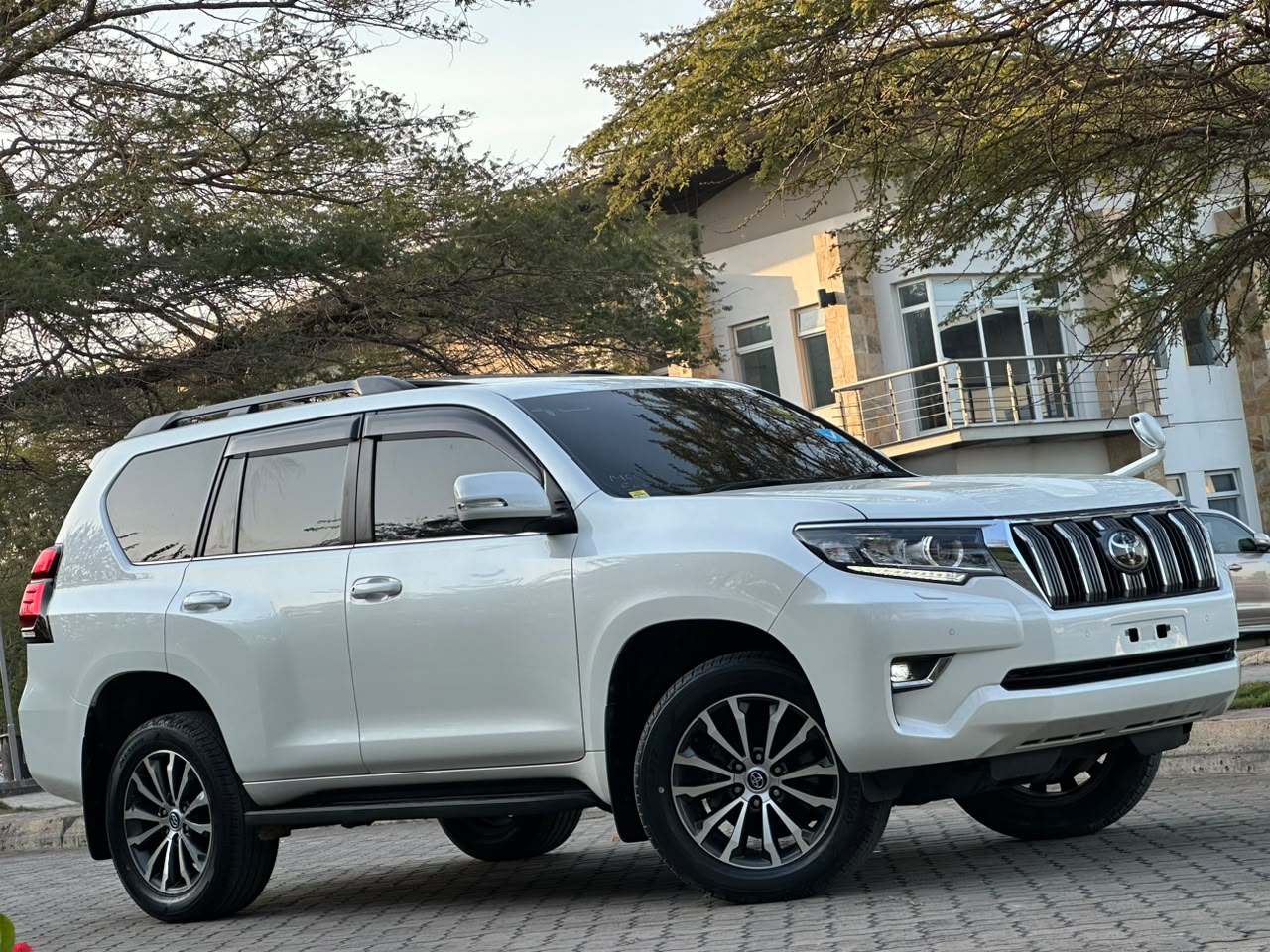 TOYOTA LANDCRUISER  PRADO